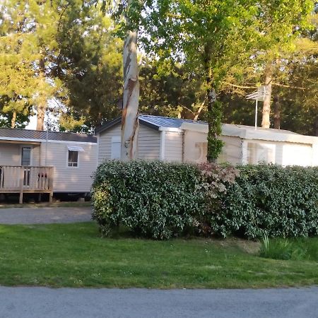 ホテル Camping Les Peupliers Saint-Pere-en-Retz エクステリア 写真