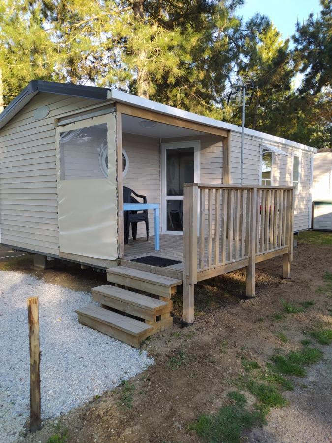 ホテル Camping Les Peupliers Saint-Pere-en-Retz エクステリア 写真