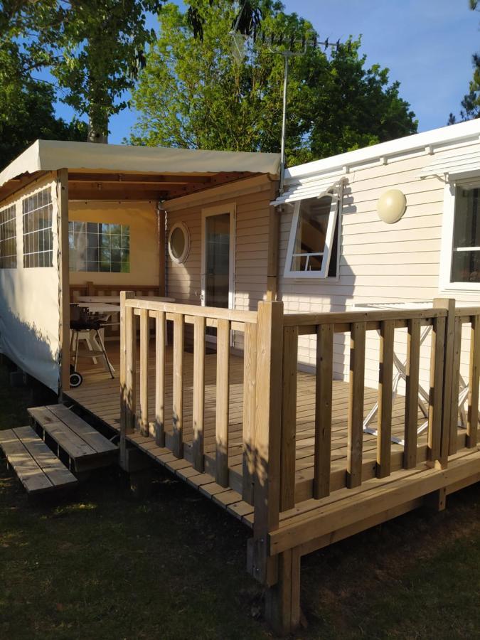 ホテル Camping Les Peupliers Saint-Pere-en-Retz エクステリア 写真