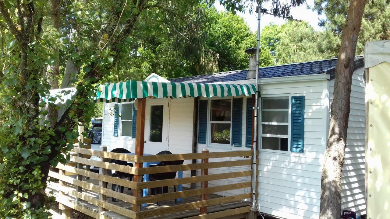 ホテル Camping Les Peupliers Saint-Pere-en-Retz エクステリア 写真