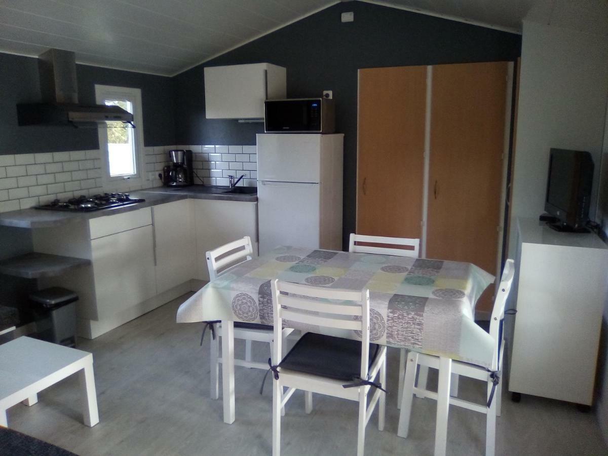 ホテル Camping Les Peupliers Saint-Pere-en-Retz エクステリア 写真
