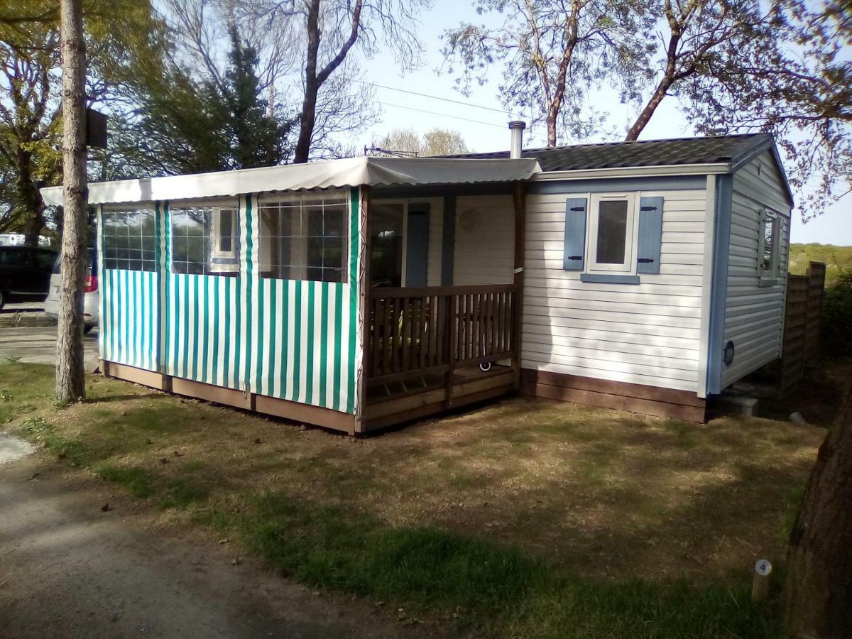 ホテル Camping Les Peupliers Saint-Pere-en-Retz エクステリア 写真